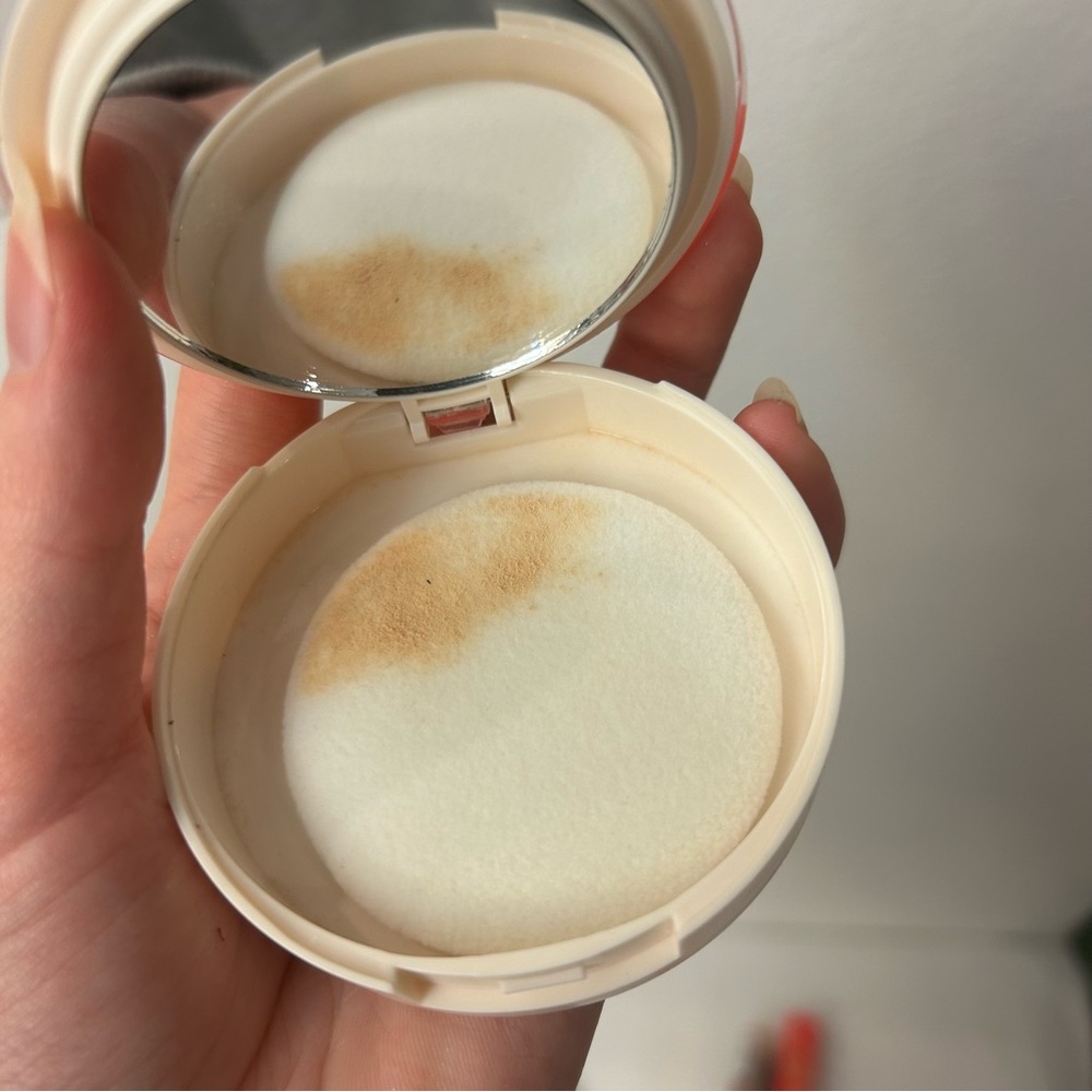 Essence face and lip makeup bundle - Picture 4 of 7